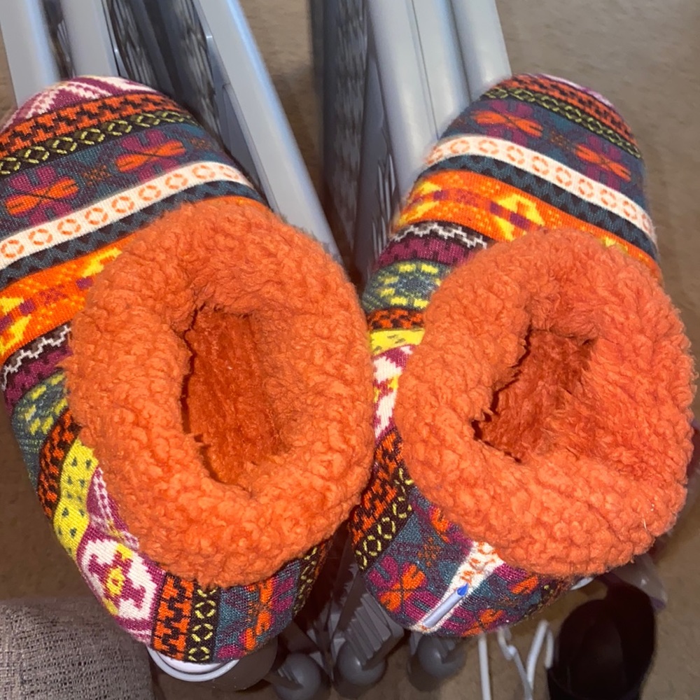 Snoozies! House slippers